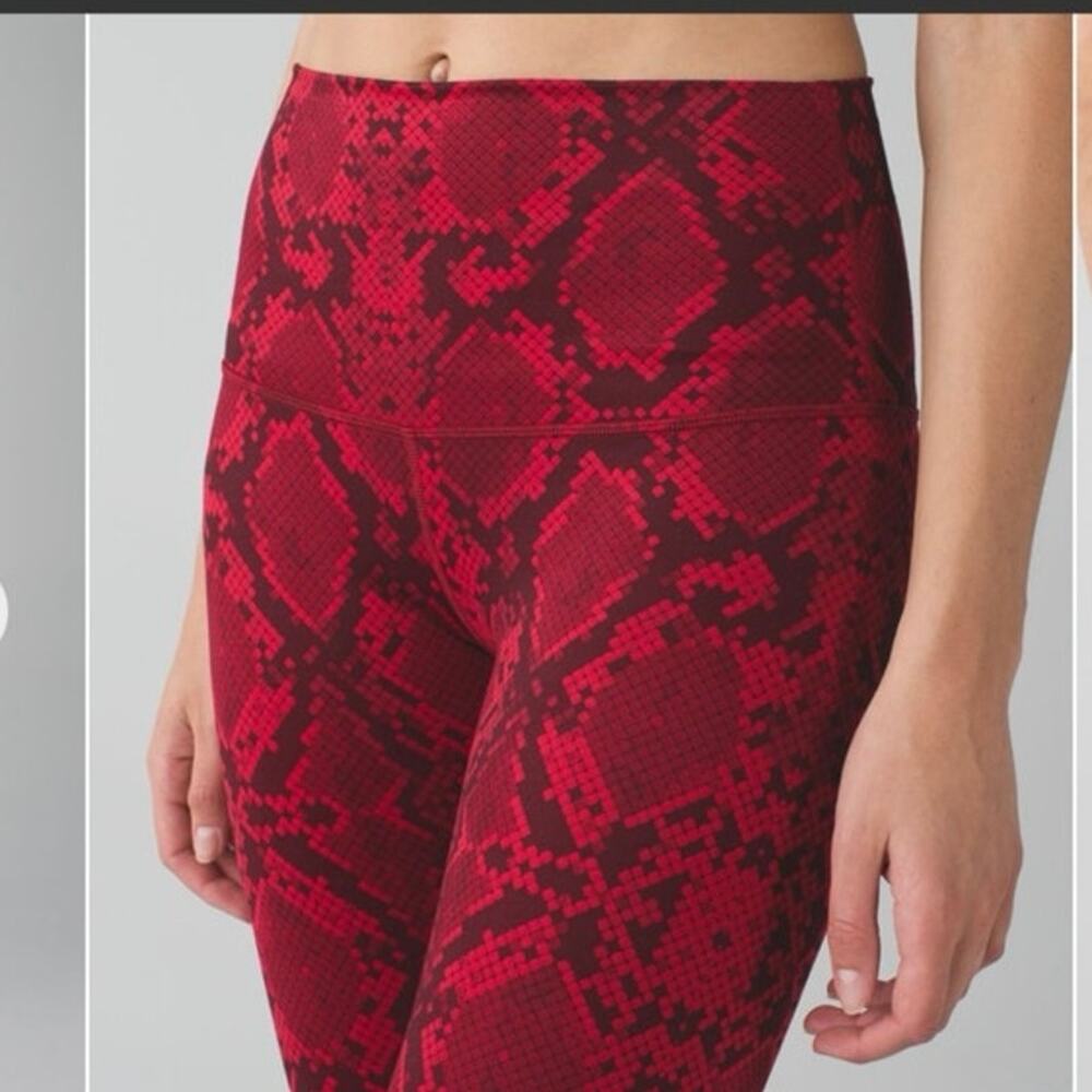 Lululemon Wunder Under Size 4 Leggings Ziggy Snake Red Tide Cranberry - Picture 3 of 9
